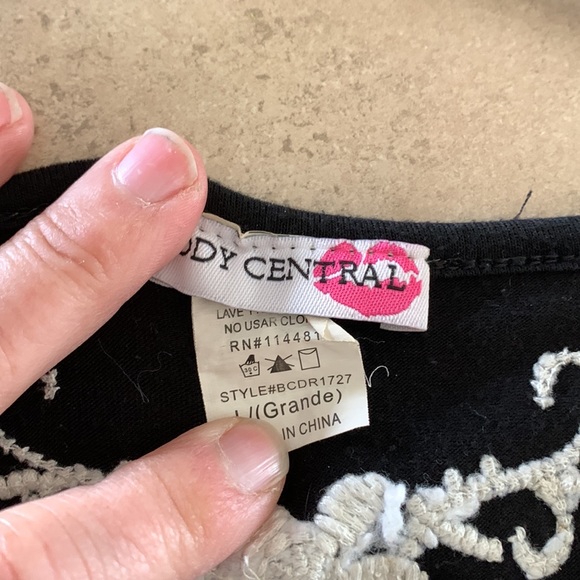 ❌SOLD❌🎉🎉🎉Size L Body Central patterned dress - Picture 3 of 3